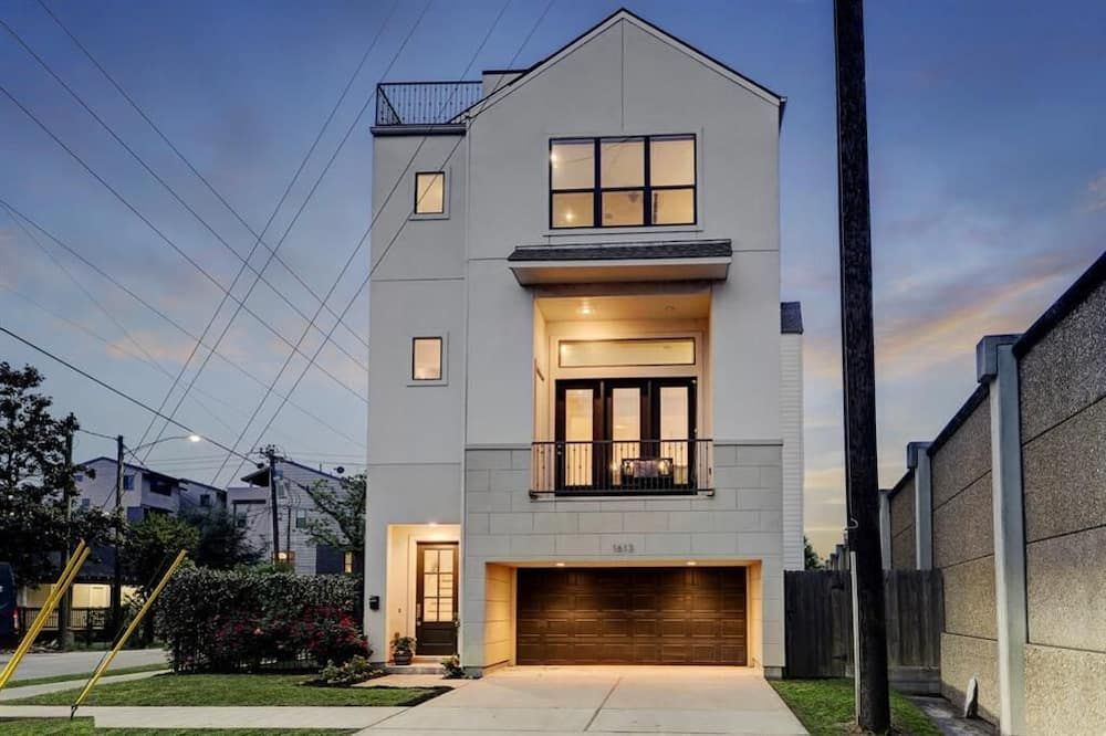 Houston Home with Rooftop Patio - 3 Mi to Downtown! - هيوستن - مبنى