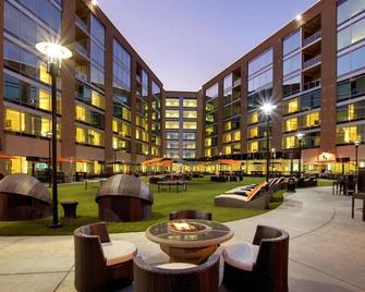 University Plaza Waterfront Hotel - Stockton - Patio