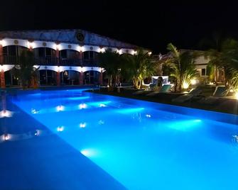 Roman Empire Panglao Boutique Resort - Panglao - Piscina