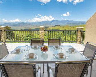 Little Switzerland Resort by Dream Resorts - Bonjaneni - Balcony