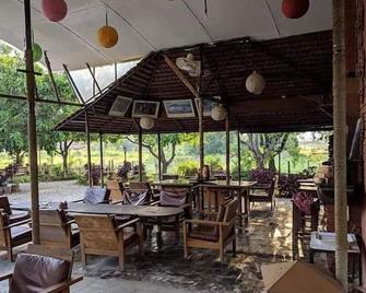 Lake Twenty Thousand Farm and Retreat - Bharatpur - Restaurante