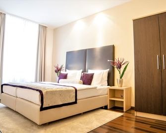 Hotel Merkur - Superior - Baden-Baden - Schlafzimmer