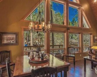 Your Exclusive High Country Escape - Prescott - Dining room