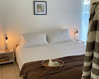 Ostello Casa Rossa - Laveno-Mombello - Habitación