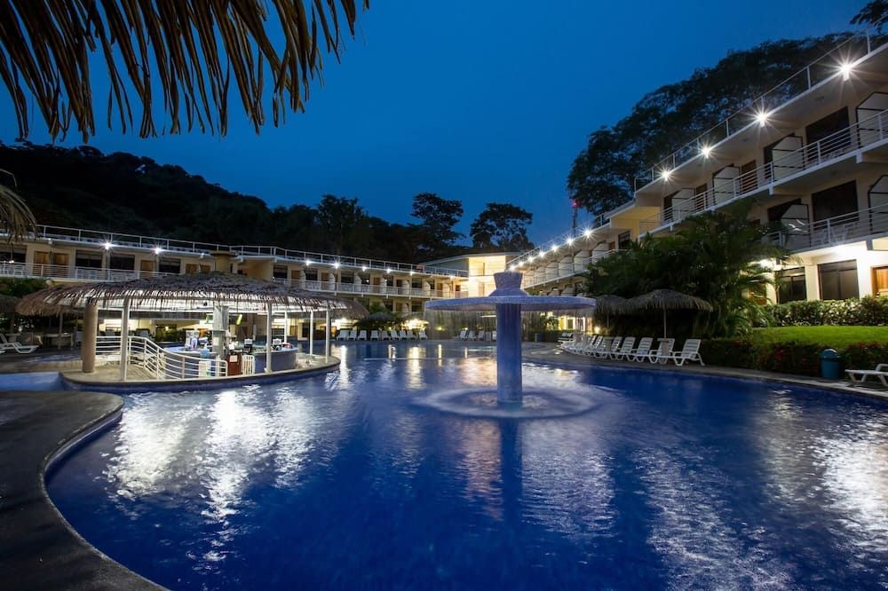 Hotel Arenas en Punta Leona - Agujas - Piscina