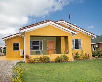 Villa Cocomo Tranquility and Peace - Saint Ann’s Bay - Building