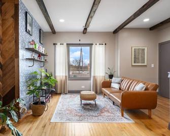 Villa Dubois 3 Bedroom Suite - 3 - Chicago