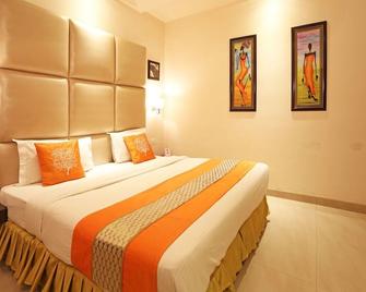 Oyo 4732 D Grand - Bareilly - Habitación