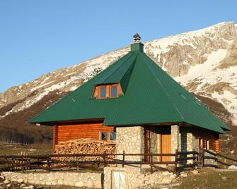 Chalet/house (sleeps 4-8/10) in Durmitor National Park, near Zabljak - Žabljak - Building