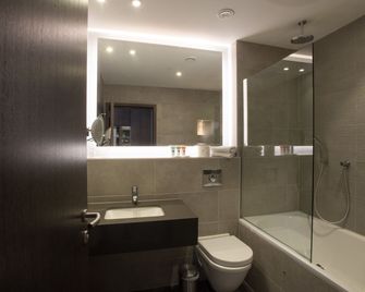 The Kings Head Hotel - London - Bathroom