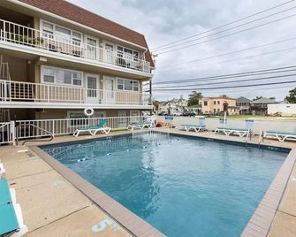 Cozy One Bedroom Condo With Pool! Beach, Restaurants, Boards. No Cleaning Fee - Wildwood - Uima-allas
