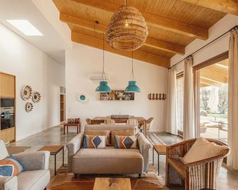 Teima, Alentejo Sw - Sao Teotonio - Huiskamer