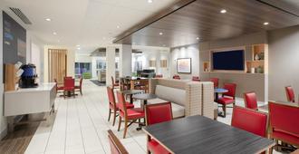 Holiday Inn Express & Suites Great Bend - Great Bend - Restaurante