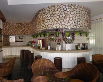 Sea Sand Sun Resort Rayong - Rayong - Bar