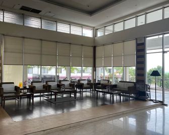 Asialink Premier - Karawang - Lobby