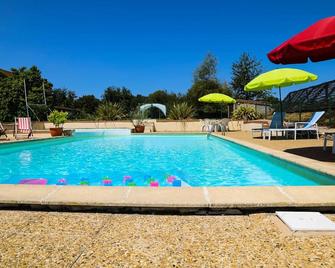 Gites at Le Prielle - Madiran - Piscina