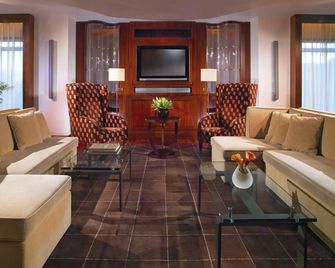Sheraton Skyline Hotel London Heathrow - Hayes - Oleskelutila