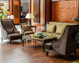 Paradise Island Hotel - Gebze - Lounge
