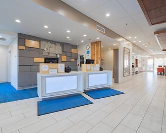 Holiday Inn Express & Suites Marion By IHG - Marion - Gebouw