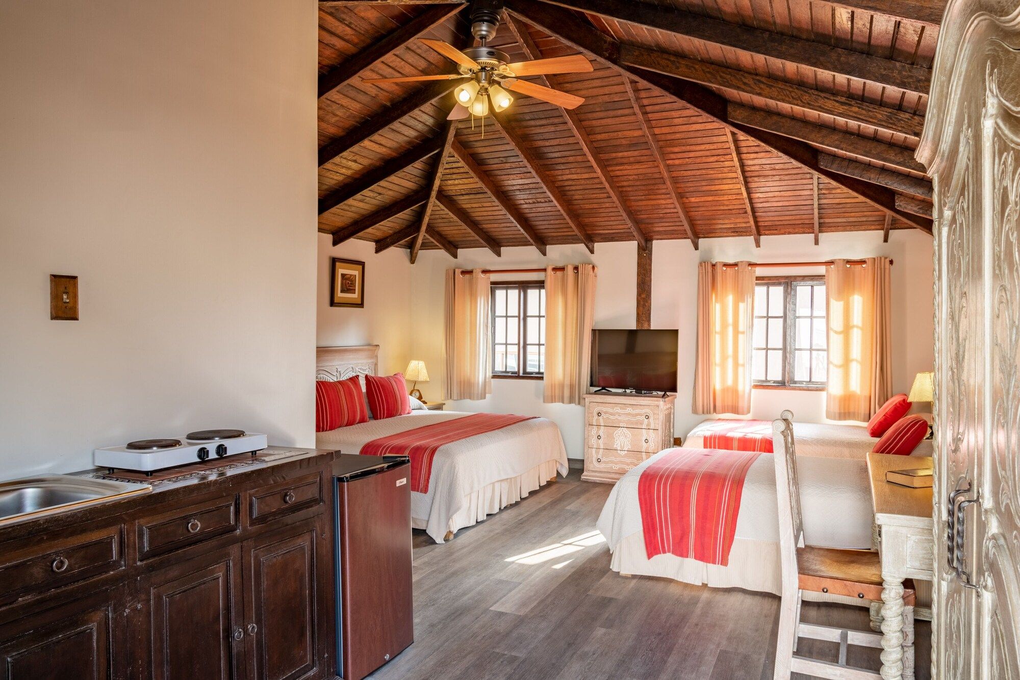 Bedroom view of Hotel Antigua Miraflores