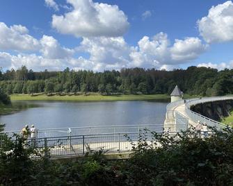 large apartment for nature conservation forest, tank dam - Remscheid - Widok na zewnątrz