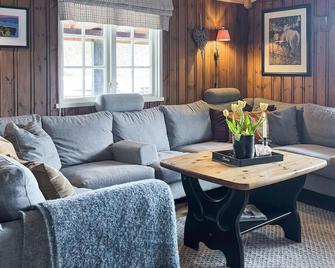 Cozy Home In Nissedal With Sauna - Treungen - Living room