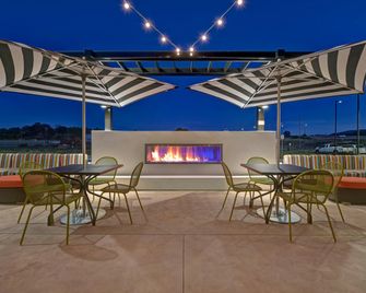 Home2 Suites by Hilton Atascadero - Atascadero - Gebäude