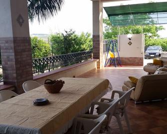 Orange And Lemon Villa With Garden And Aromatic Herbs. - Sciacca - Restaurant