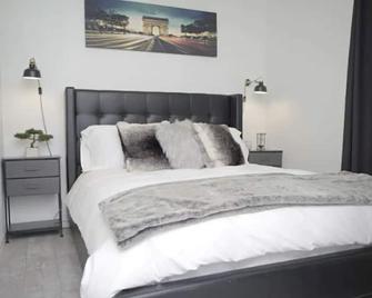 2 Miles To Disneyland -Free Parking! In Anaheim Ca - Anaheim - Habitación