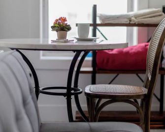 Manhattan Bridge-Brooklyn-Un Private Suite Bath - ברוקלין - חדר אוכל