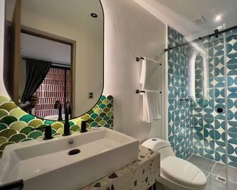 Estacion Alameda Downtown - Orizaba - Bathroom
