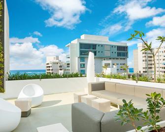 أيه سي هوتل باي ماريوت سان جوان كوندادو - سان جوان - شرفة