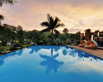 Chacha Inn The Garden Retreat - Mount Abu - Piscina