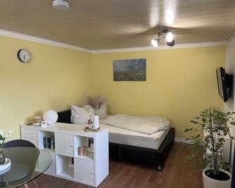 Fewo Haus Hutzelbuck in idyllisch-grüner Lage nähe AN - Ansbach - Habitación
