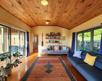 Seven Island View - Hahei - Living room