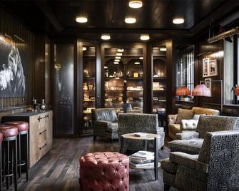 The Alpina Gstaad - Gstaad - Bar