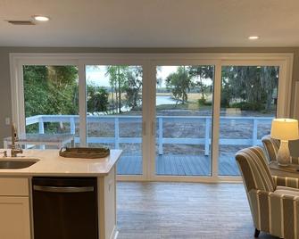 River Cottage on Crooked River - Woodbine - Living room