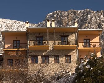 Hotel Kroupi - Elati - Edificio