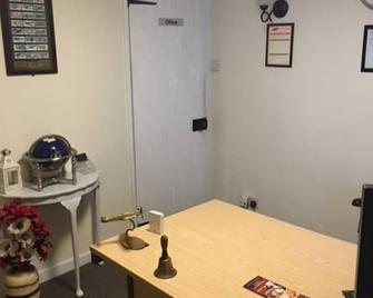 Hathway House - Bristol - Front desk