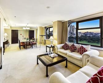 The Sydney Boulevard Hotel - Sydney - Living room