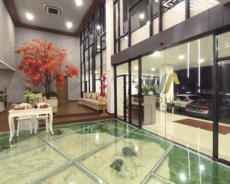 Aveon Hotel Yogyakarta by Daphna Management - Yogyakarta - Lobby