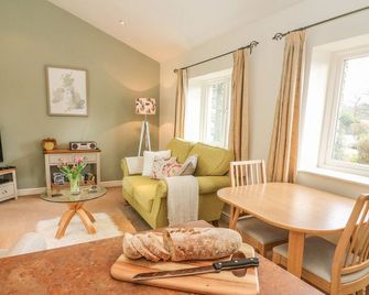 Apple Tree Cottage - Windermere - Living room