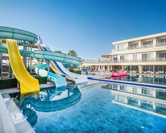 Sl La Perla Hotel Kemer - Göynük - Piscina