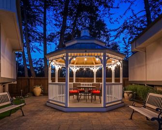 Best Western The Inn & Suites Pacific Grove - Pacific Grove - Uteplats