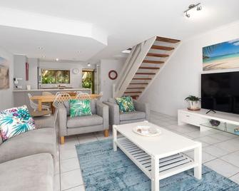 Unit 3 @ Parkside, Peregian Beach, Noosa Shire - Peregian Beach - Living room