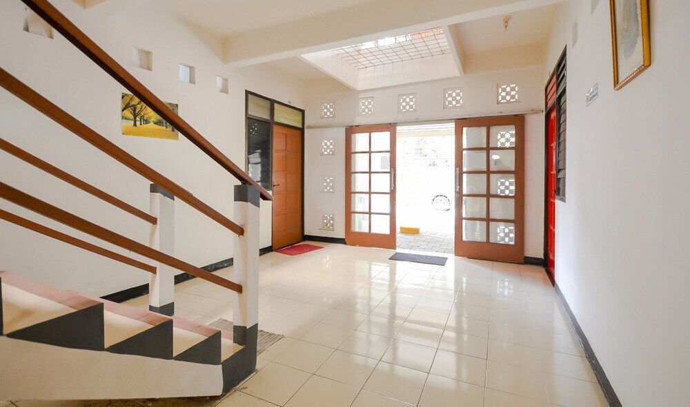 Zen Rooms Basic Near Btc - South Tangerang City - Lobby