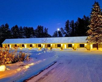 Northwoods Motel - Hayward - Будівля