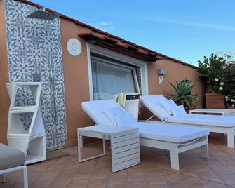 The Rooftop Terrace b&b Double Rooms Private Bathrooms and an equipped Roof Terrace - Sant'Agnello - Hàng hiên