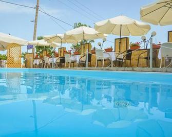 Ellas Hotel - Thasos - Pool