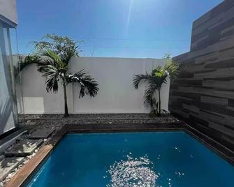Luxury Home Altozano Residential With Swimming Pool - Villahermosa - Pool